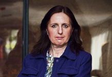 “La única vía es apostar por carteras de servicios”
