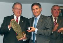 Los sanitarios aragoneses homenajean a Diego Murillo