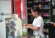 La negociación por el impago a las farmacias manchegas avanza sin pasar la ‘línea roja’ del aval