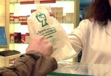 Los boticarios manchegos estudian cobrar a los pacientes la totalidad del precio de los fármacos