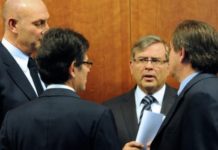 La industria ‘farma’ puede desaparecer porque el SNS no tiene recursos para pagar lo que consume
