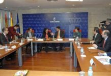Echániz alaba la labor del CGCOF para garantizar y mejorar el servicio farmacéutico