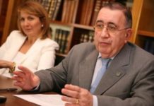 Se dan los primeros pasos para relevar a Arenas en el Cacof