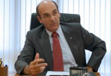 “Hay que agrupar farmacias para ser más eficientes y viables”