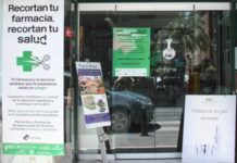 La farmacia valenciana mantiene los cierres y exige un calendario de pagos “real”