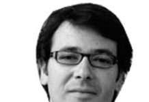 Con la venia: Freno a los excesos en el comercio paralelo