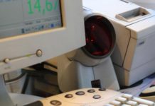 Los vaivenes de la subasta ‘marean’ a la botica andaluza
