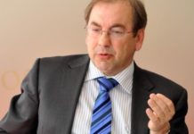 Los farmacéuticos cobrarán un mes y medio si hay liquidez