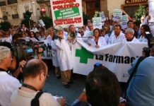 La farmacias valencianas piden a los ciudadanos que se unan a sus protestas
