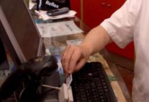 El euro por receta y el nuevo copago dispararon las consultas de los farmacéuticos catalanes