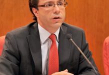 Fernández-Lasquetty explica sus planes a los profesionales sanitarios madrileños