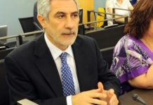 IU advierte que privatizar la sanidad es “un pelotazo similar al urbanístico”