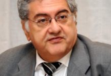 Rivero reitera que el Ministerio será estricto en la financiación de nuevos fármacos