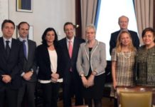 La Píldora: Defensa del modelo farmacéutico en el Congreso de los Diputados