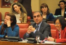 El PSOE pide garantizar el pago a boticas vía FLA y un nuevo sistema retributivo