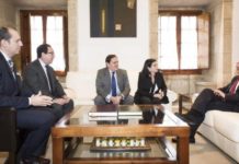 Peña sitúa a la farmacia extremeña como “referente dentro del sistema estatal”