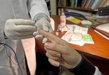 Cataluña implantará los test del VIH en boticas en poblaciones con más de 30.000 habitantes