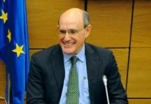 Bengoa: “No se está nombrando bien en Sanidad”
