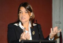 Expertos ven ilegalidades en los casos de Varivax y Bexsero