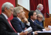 El uso de equivalentes terapéuticos como vía de ahorro supone una “violación de la libre prescripción del médico”
