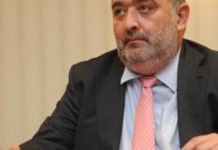 “La agenda de la farmacia está marcada por terceros”
