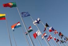 Bruselas pide a España que considere que los ajustes incluidos en los PGE de 2014 son insuficientes