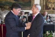El COF de Sevilla otorga la medalla al mérito colegial a Moisés Abascal