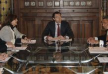 La Comunidad Valenciana cambia el ‘paso’ con sus farmacéuticos