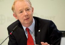 Dekkers matizó sus palabras con respecto a India pero pidió que se proteja la innovación