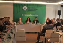 El Consejo General debate sobre el futuro profesional de los farmacéuticos comunitarios