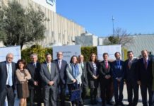 Un grupo de parlamentarios visita la planta de Roche en Leganés