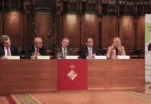 La cardioprotección pública empieza en las boticas de Barcelona