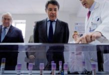 Ignacio González explicará en breve las “mejoras laborales” para los médicos madrileños