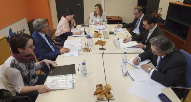 1831988