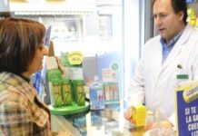 Las instituciones del Estado reconocen la labor del farmacéutico