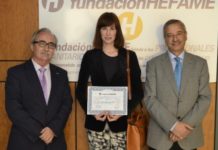 Hefame entrega su premio a la mejor tesis doctoral a la boticaria Paloma Gastelurrutia