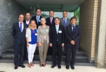 Teva invita a un grupo de diputados a visitar su planta de producción en Zaragoza