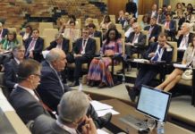 La millora de la salut i l’atenció sanitàries i la reducció de costos, a debat