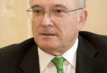 “La obligatoriedad de colegiarse allí donde se ejerce no es baladí”