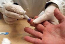 Las boticas catalanas realizaron más de 9.000 pruebas para detectar VIH de forma precoz