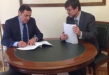 Almirall firma un acuerdo con Castilla y León para mejorar la atención sanitaria