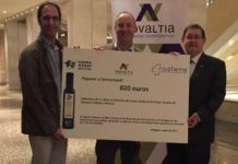 Novaltia y Almazara Molino Alfonso entregan a Farmamundi un cheque solidario