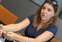 “Las comunidades deben ejecutar decisiones, no modularlas. Y a veces las han alterado”