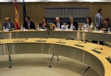 Montoro impone el déficit simétrico para 2016 pese a la oposición de la mayoría de CCAA