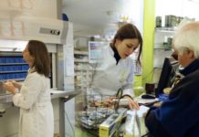 La farmacia “abre la puerta” a negociar cambios retributivos para dispensar DH