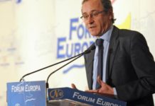 Alfonso Alonso compatibilizará su cargo en Sanidad con la Presidencia del PP vasco
