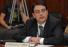 Extremadura apuesta por las ATEs y reitera que no se plantea subastas de medicamentos
