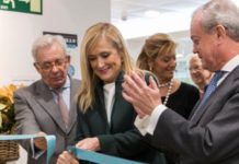 Cifuentes en el Mercadillo de Cofares
