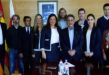 El presidente de Cantabria valora el trabajo de los farmacéuticos en pro de la salud