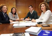 Ayuntamiento y COF de León colaborarán en el asesoramiento farmacéutico a mayores